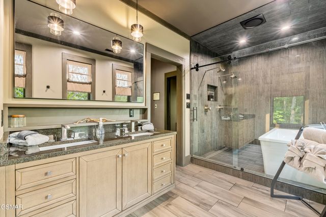 564 Thissa Way, Gatlinburg, TN 37738