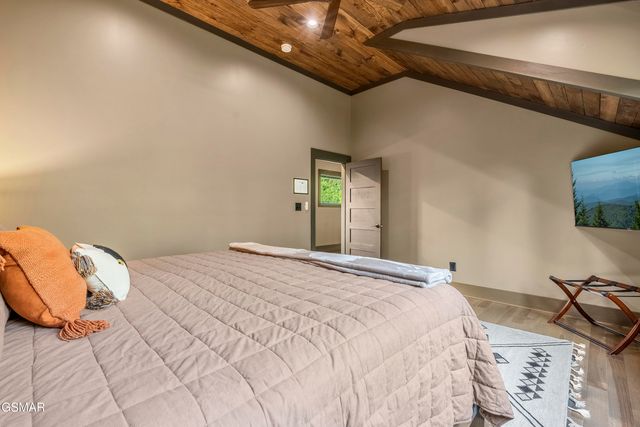 564 Thissa Way, Gatlinburg, TN 37738