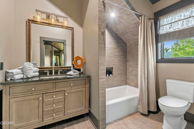 564 Thissa Way, Gatlinburg, TN 37738