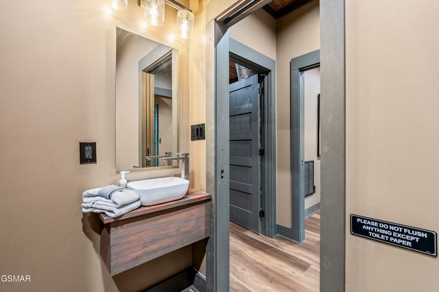 564 Thissa Way, Gatlinburg, TN 37738