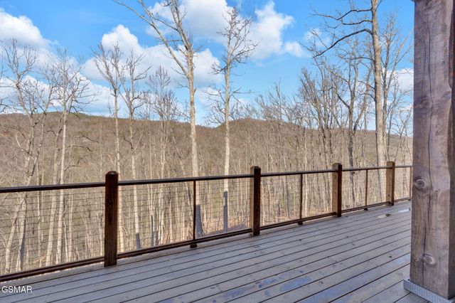 564 Thissa Way, Gatlinburg, TN 37738