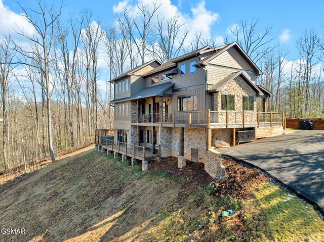 564 Thissa Way, Gatlinburg, TN 37738