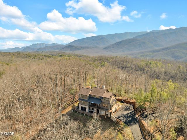 564 Thissa Way, Gatlinburg, TN 37738