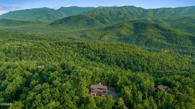 564 Thissa Way, Gatlinburg, TN 37738