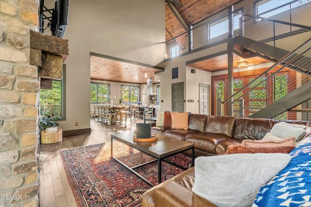 564 Thissa Way, Gatlinburg, TN 37738