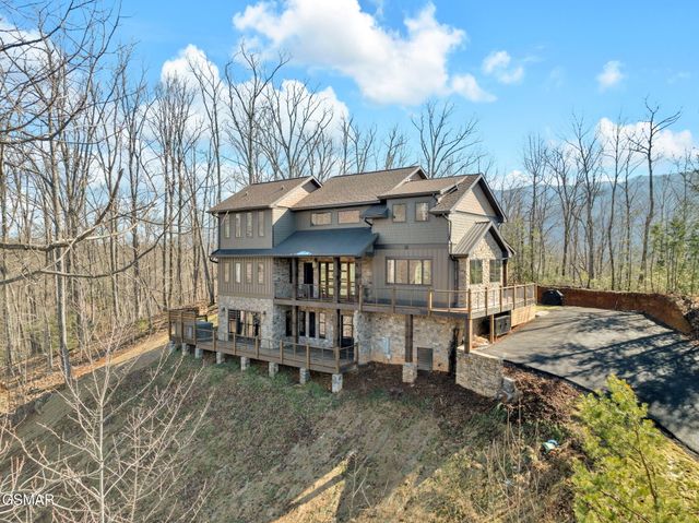 564 Thissa Way, Gatlinburg, TN 37738