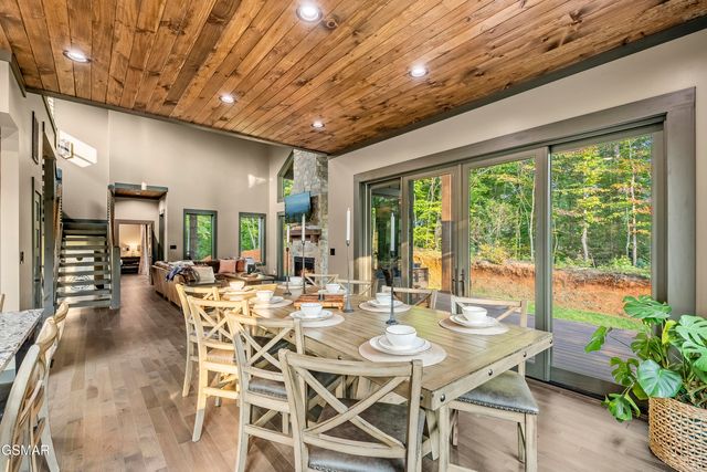 564 Thissa Way, Gatlinburg, TN 37738