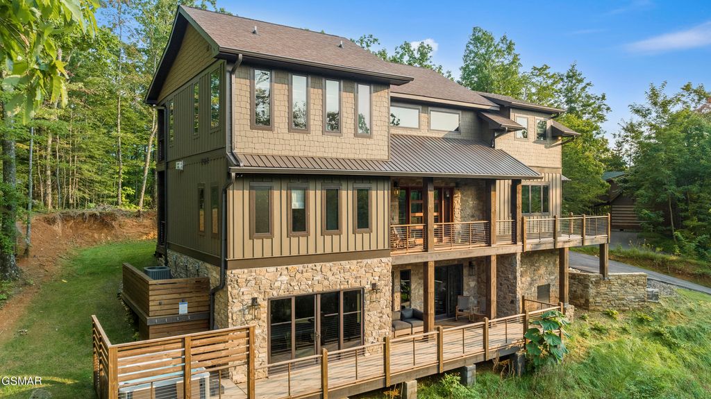 564 Thissa Way, Gatlinburg, TN 37738