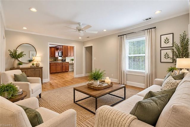 525 Farriss Avenue E, High Point, NC 27262