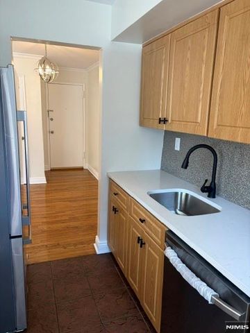 218 Prospect Avenue 3C, Hackensack, NJ 07601