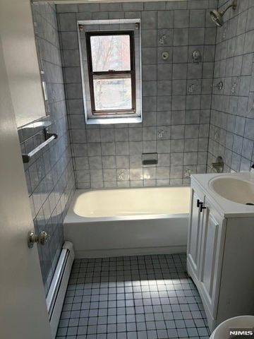 218 Prospect Avenue 3C, Hackensack, NJ 07601