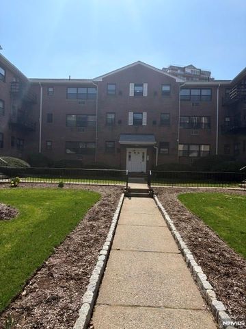 218 Prospect Avenue 3C, Hackensack, NJ 07601