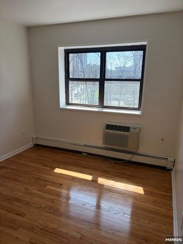 218 Prospect Avenue 3C, Hackensack, NJ 07601