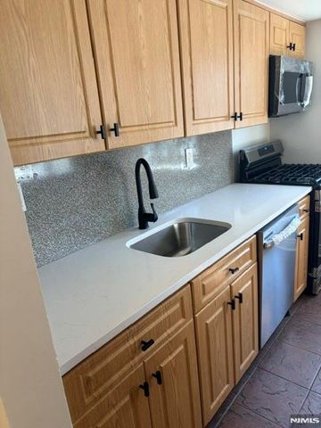 218 Prospect Avenue 3C, Hackensack, NJ 07601
