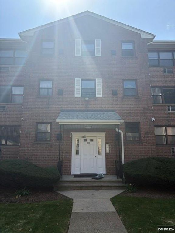 218 Prospect Avenue 3C, Hackensack, NJ 07601