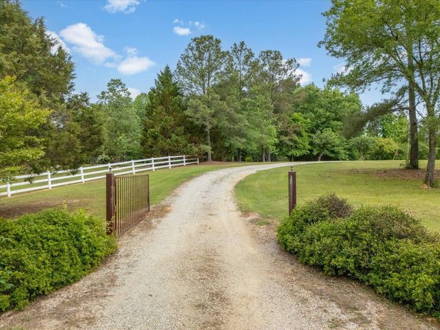 299 SW Hunting Club Road, Crawfordville, GA 30631