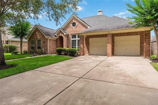 327 Silver Creek Circle, Richmond, TX 77406