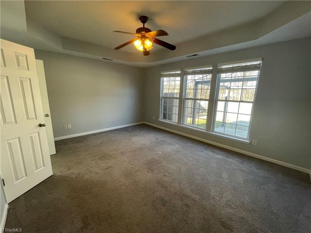 1579 Pondhaven Drive, High Point, NC 27265