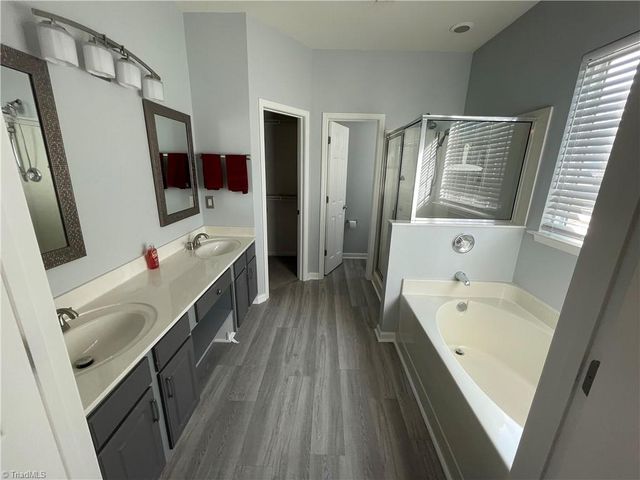 1579 Pondhaven Drive, High Point, NC 27265