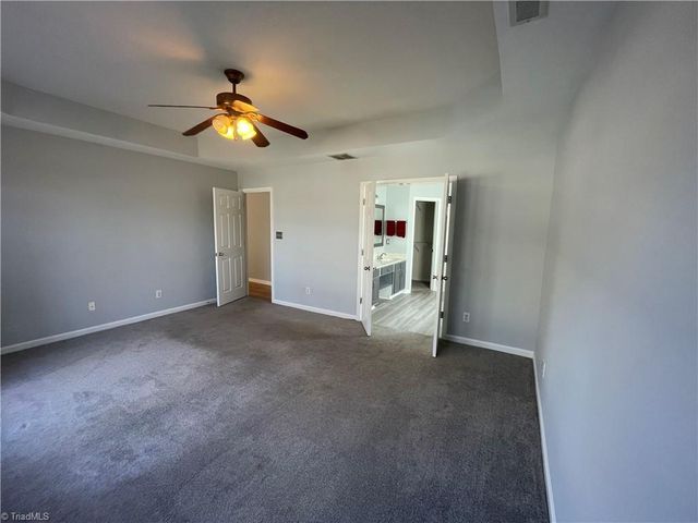 1579 Pondhaven Drive, High Point, NC 27265