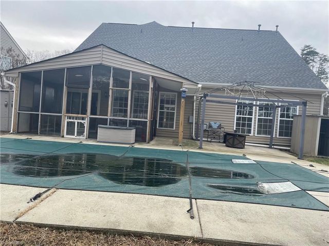 1579 Pondhaven Drive, High Point, NC 27265