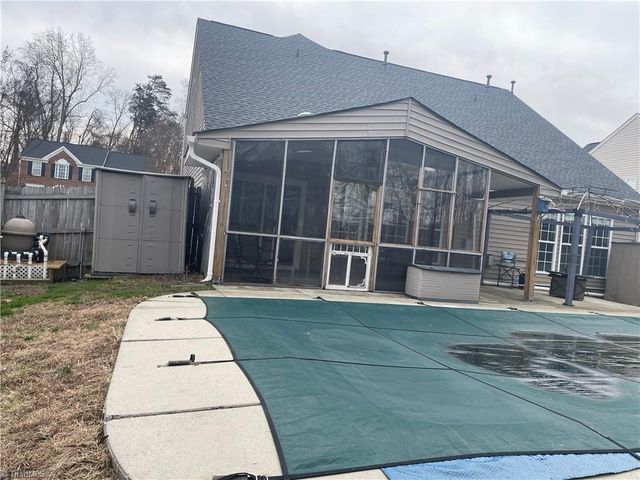 1579 Pondhaven Drive, High Point, NC 27265