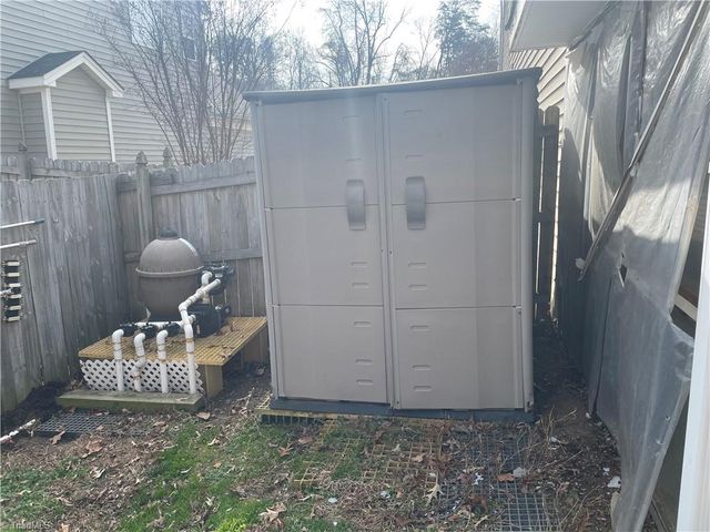 1579 Pondhaven Drive, High Point, NC 27265