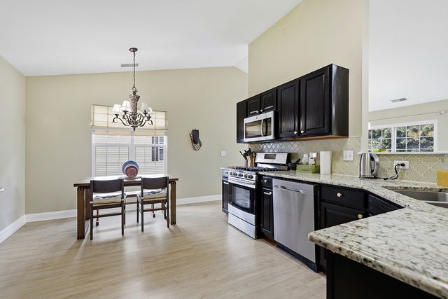2481 Stoughton Circle, Aurora, IL 60502