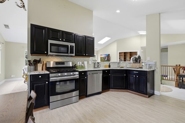 2481 Stoughton Circle, Aurora, IL 60502