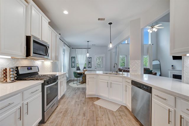 15186 N Heron Heights Way, Magnolia, TX 77354
