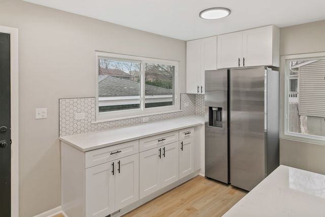 323 Mark Avenue, Glendale Heights, IL 60139