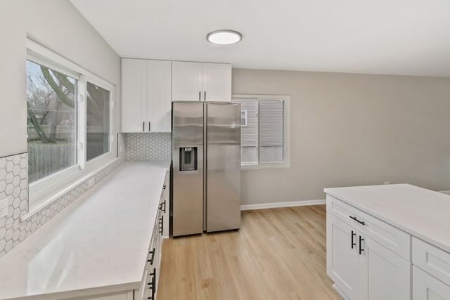 323 Mark Avenue, Glendale Heights, IL 60139