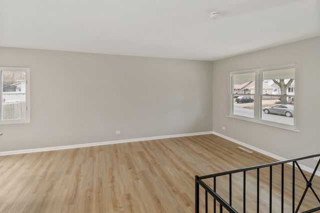 323 Mark Avenue, Glendale Heights, IL 60139