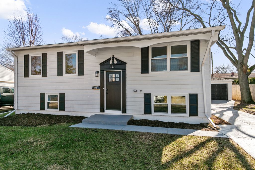 323 Mark Avenue, Glendale Heights, IL 60139