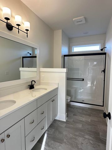 659 Waterford Village Drive NW, Grand Rapids, MI 49534