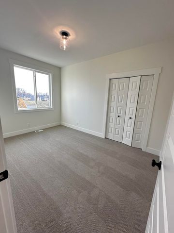 659 Waterford Village Drive NW, Grand Rapids, MI 49534