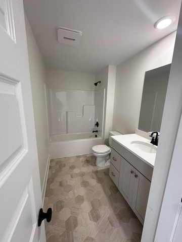 659 Waterford Village Drive NW, Grand Rapids, MI 49534