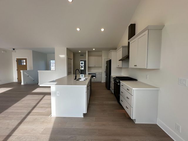 659 Waterford Village Drive NW, Grand Rapids, MI 49534