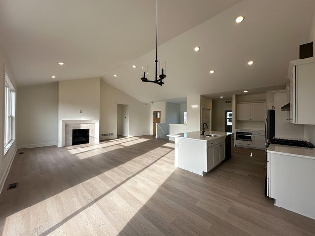659 Waterford Village Drive NW, Grand Rapids, MI 49534