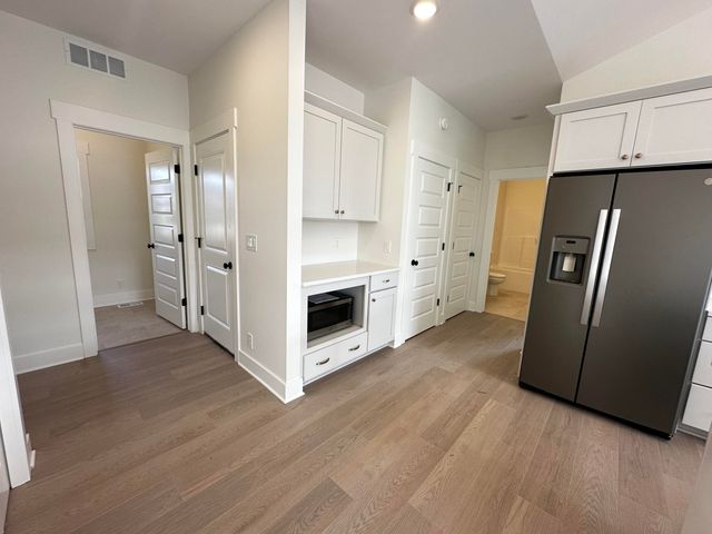 659 Waterford Village Drive NW, Grand Rapids, MI 49534