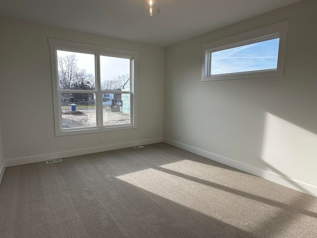659 Waterford Village Drive NW, Grand Rapids, MI 49534