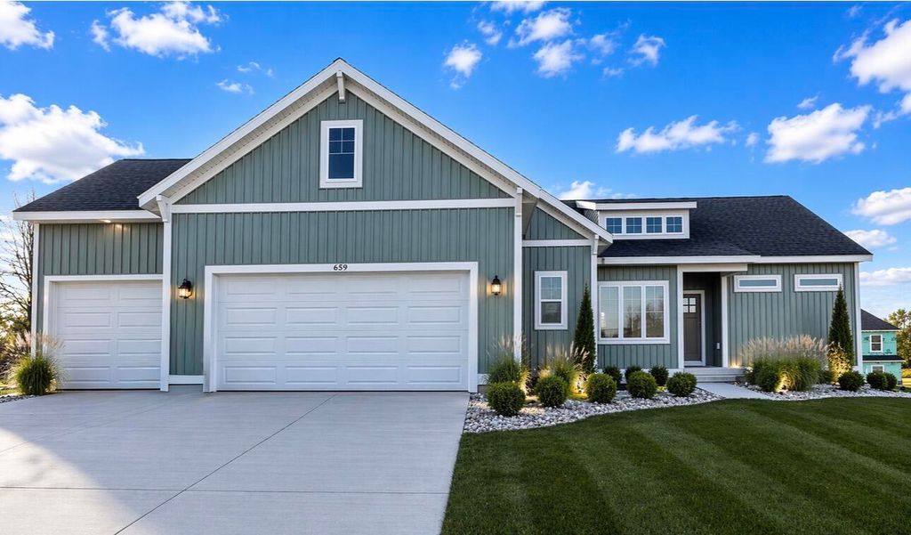 659 Waterford Village Drive NW, Grand Rapids, MI 49534