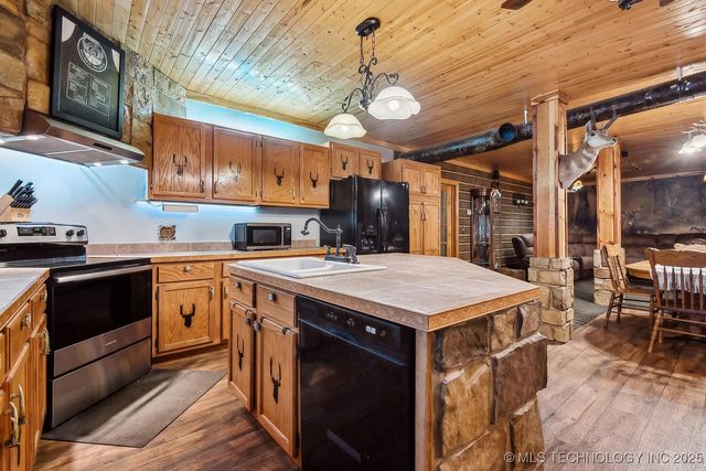 15522 E 370 Road, Claremore, OK 74017