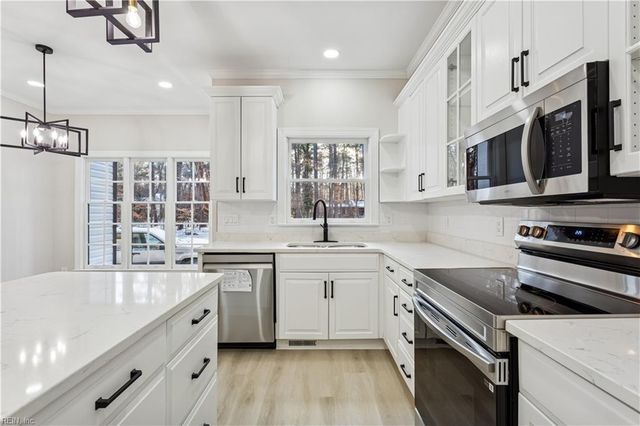 123 Loblolly DR, Yorktown, VA 23692