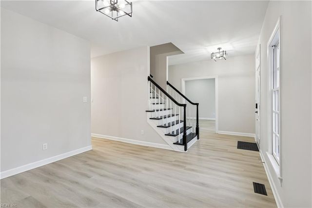 123 Loblolly DR, Yorktown, VA 23692