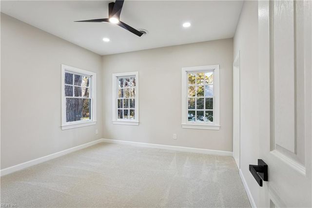 123 Loblolly DR, Yorktown, VA 23692