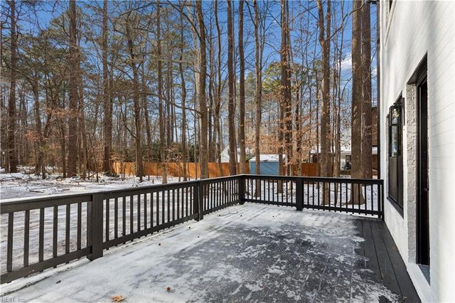 123 Loblolly DR, Yorktown, VA 23692
