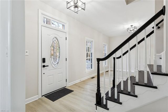 123 Loblolly DR, Yorktown, VA 23692