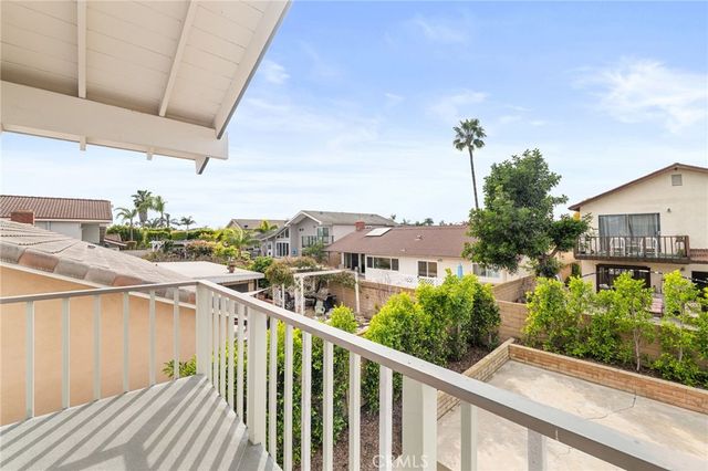 20761 Mission Ln, Huntington Beach, CA 92646