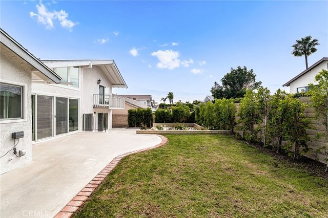 20761 Mission Ln, Huntington Beach, CA 92646